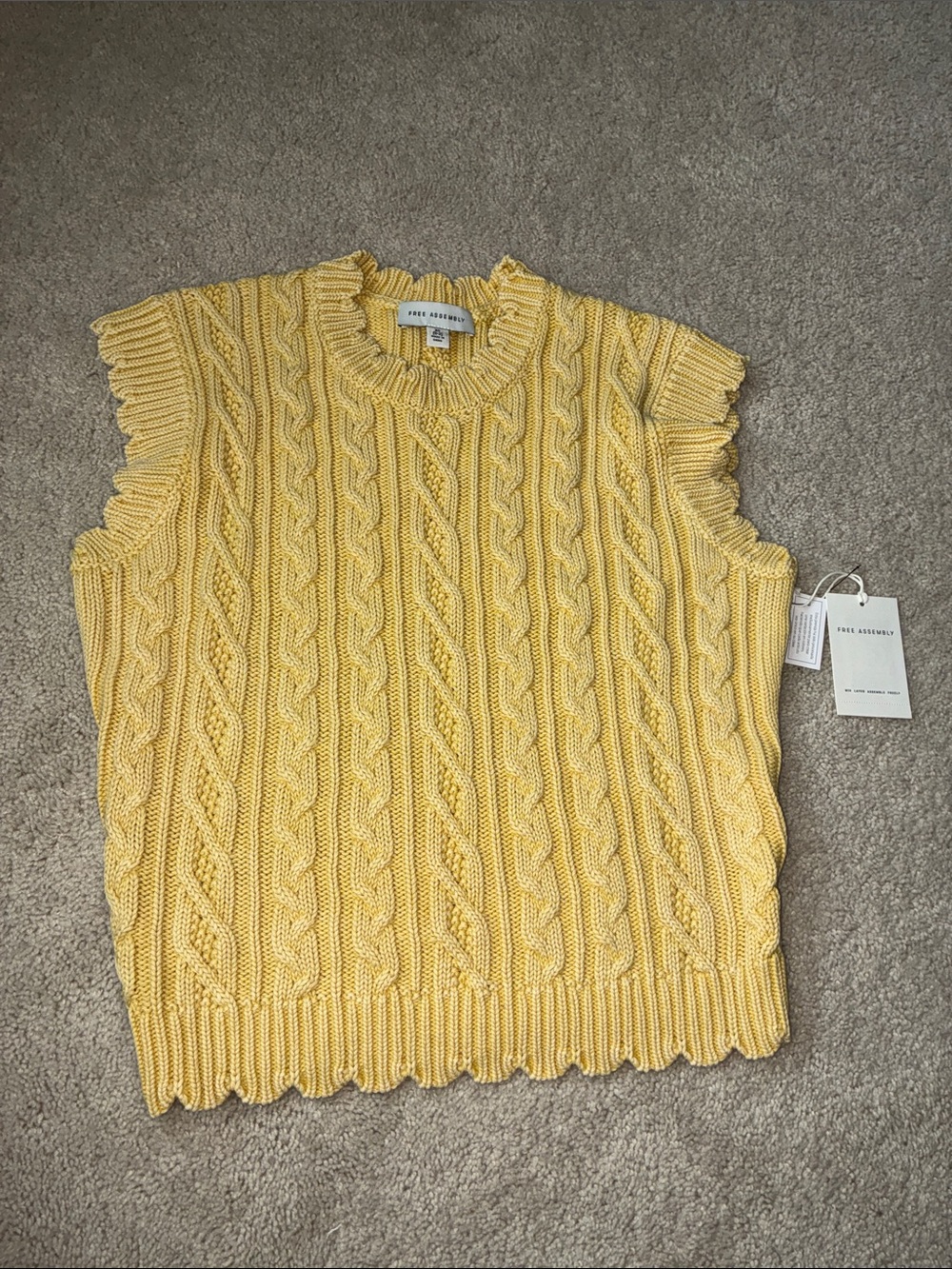 Scallop Free Assembly Yellow Cable Knit Sleeveless Sweater Vest size XS